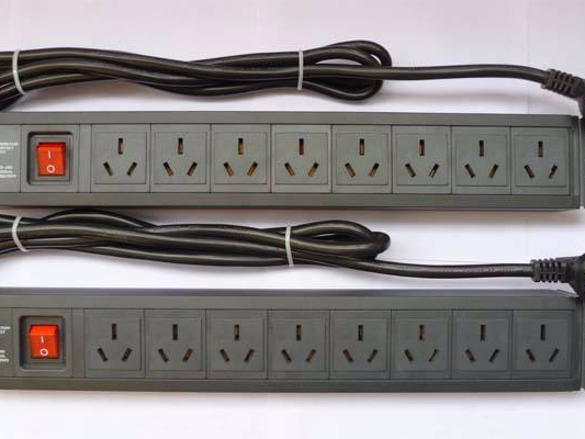 機(jī)柜專用PDU與插座的區(qū)別是什么？又如何選擇？