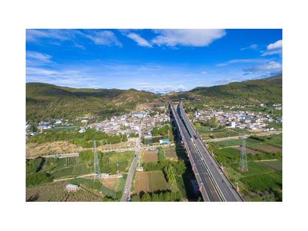 選這款主機，有利于高速公路配電室自動監(jiān)控系統(tǒng)的穩(wěn)定